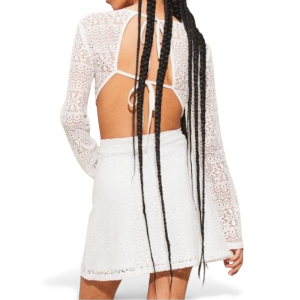 💐Divided Cut Out Lace Bell Sleeve Dress in Ivory Size XS - Picture 2 of 5